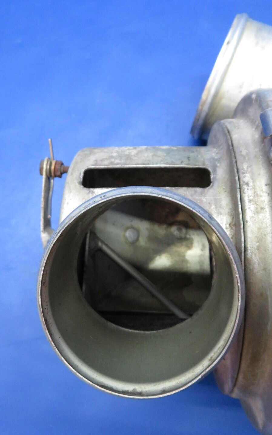 Cessna 401 RH Air Induction Canister Weld Assy w/ Cap P/N 0850320-24 (0523-223)
