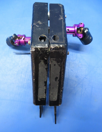 Diamond DA-42 Fuel Selector Gear Box Assy P/N D60-2827-20-00_1 (0623-554)
