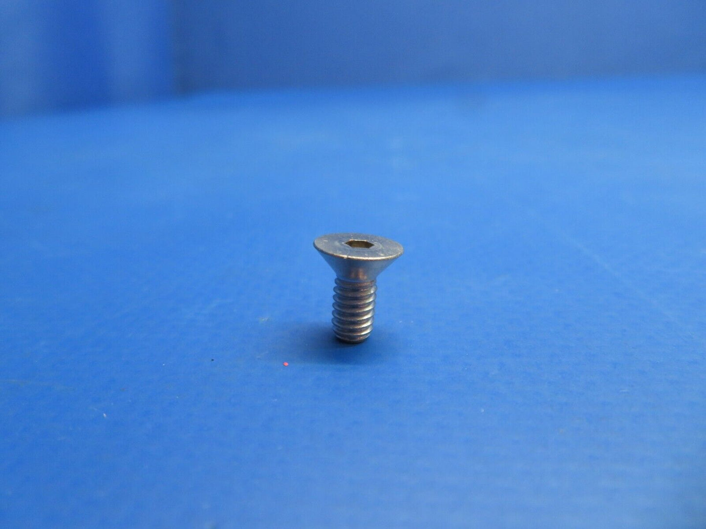 McCauley Propeller Screw LOT OF 25 w/ 8130 NOS (0323-671)