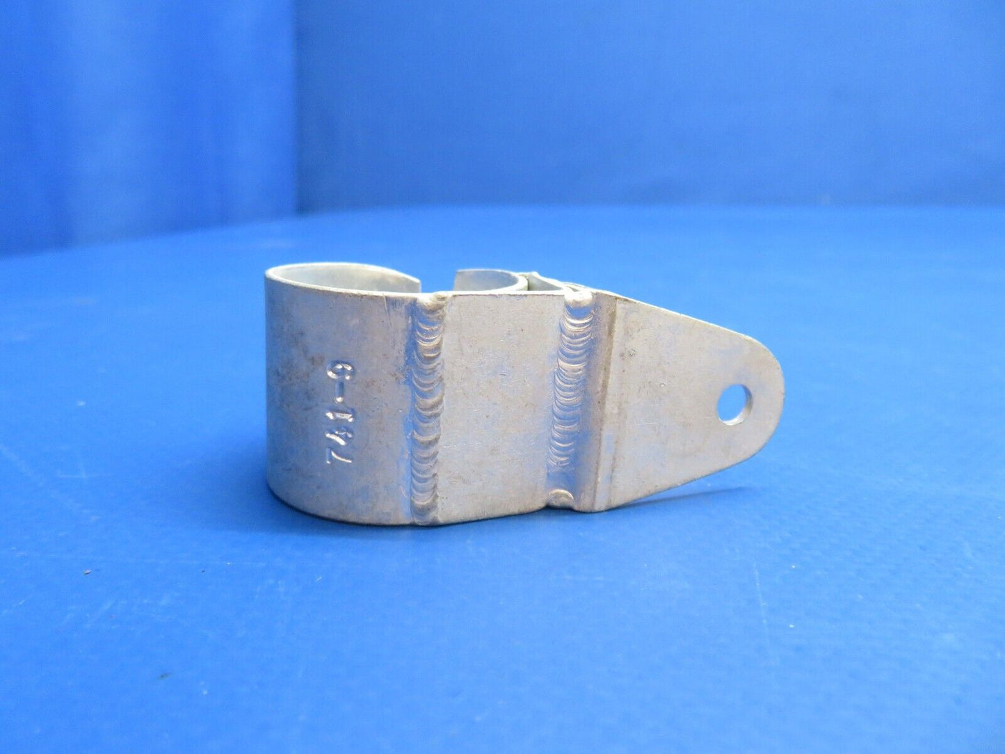 Cessna 185 Clamp Assy for SK 185-11 P/N 0742137-1 NOS (1122-509)