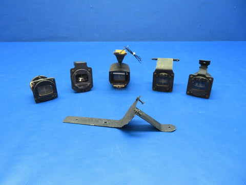 Airpath Compass P/N C660501-0201 LOT OF 5 FOR PARTS (0224-308)