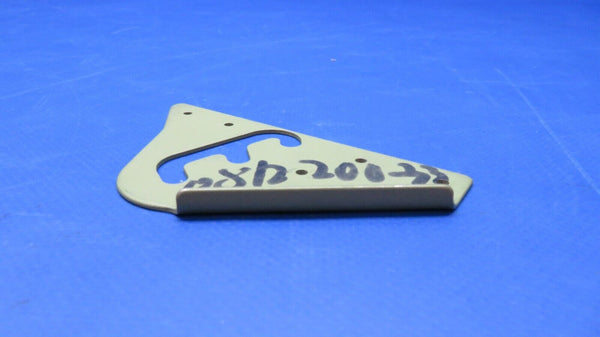 Cessna LH & RH Bracket P/N 0812200-33 NOS (0523-151)