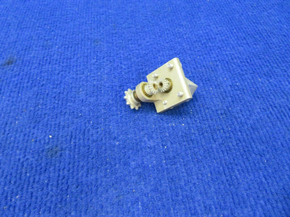 1956 Cessna Sprocket Gear w/ Chain & Guard Aileron Trim P/N 0861100-5 (0422-513)