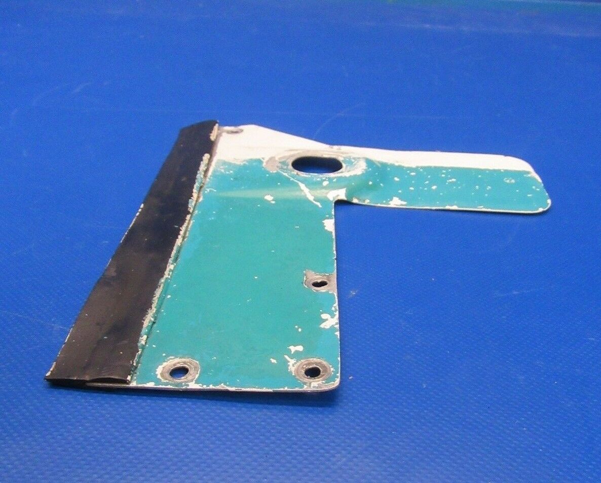 Beech Baron 95-B55 Cover Assy Jack Pad RH P/N 000-100100-2 (1217-87)