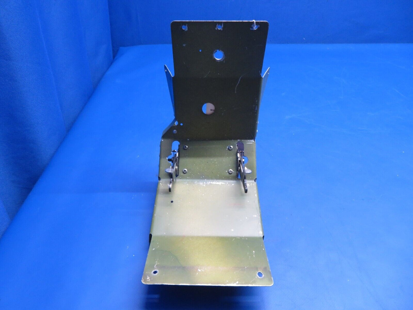 Piper PA-34-200T Control Console & Cowl Flap Lever Pivot P/N 37587-00 (0323-734)