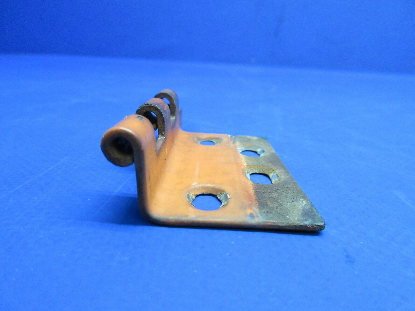 Cessna 188B AGpickup Cabin Door Hinge Half LWR LH & RH P/N 1610017-3 (0723-223)