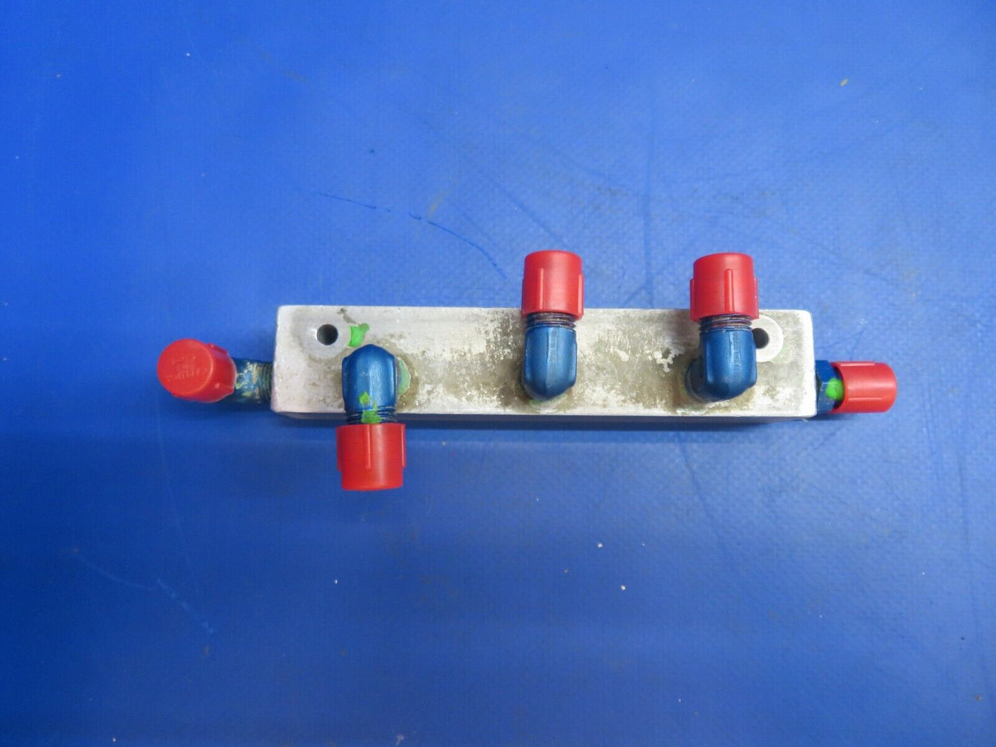Piper PA-28R-201T Hydraulic Manifold RH P/N 67521-00, 67521-000 (1122-701)
