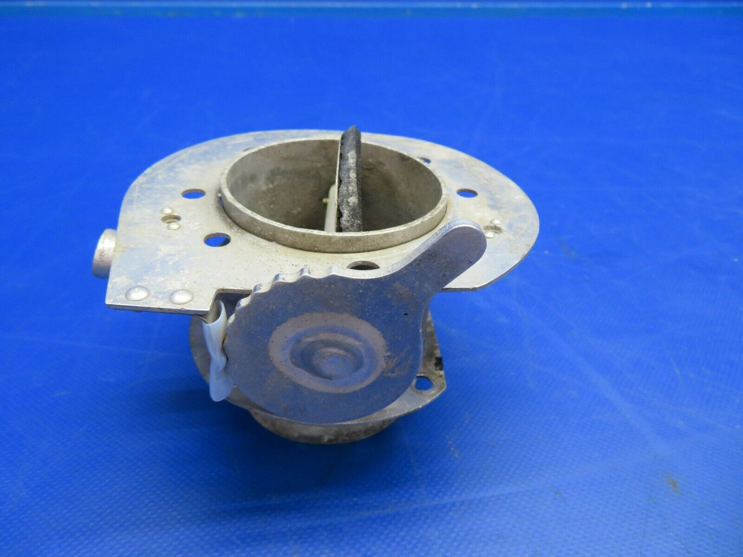 Piper PA-32RT-300 Lance II Vent FWD LH P/N 68416-00, 68416-000 (0620-302)