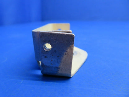 Cessna 182 Bracket Hinge Middle P/N 0732100-4 (1122-664)
