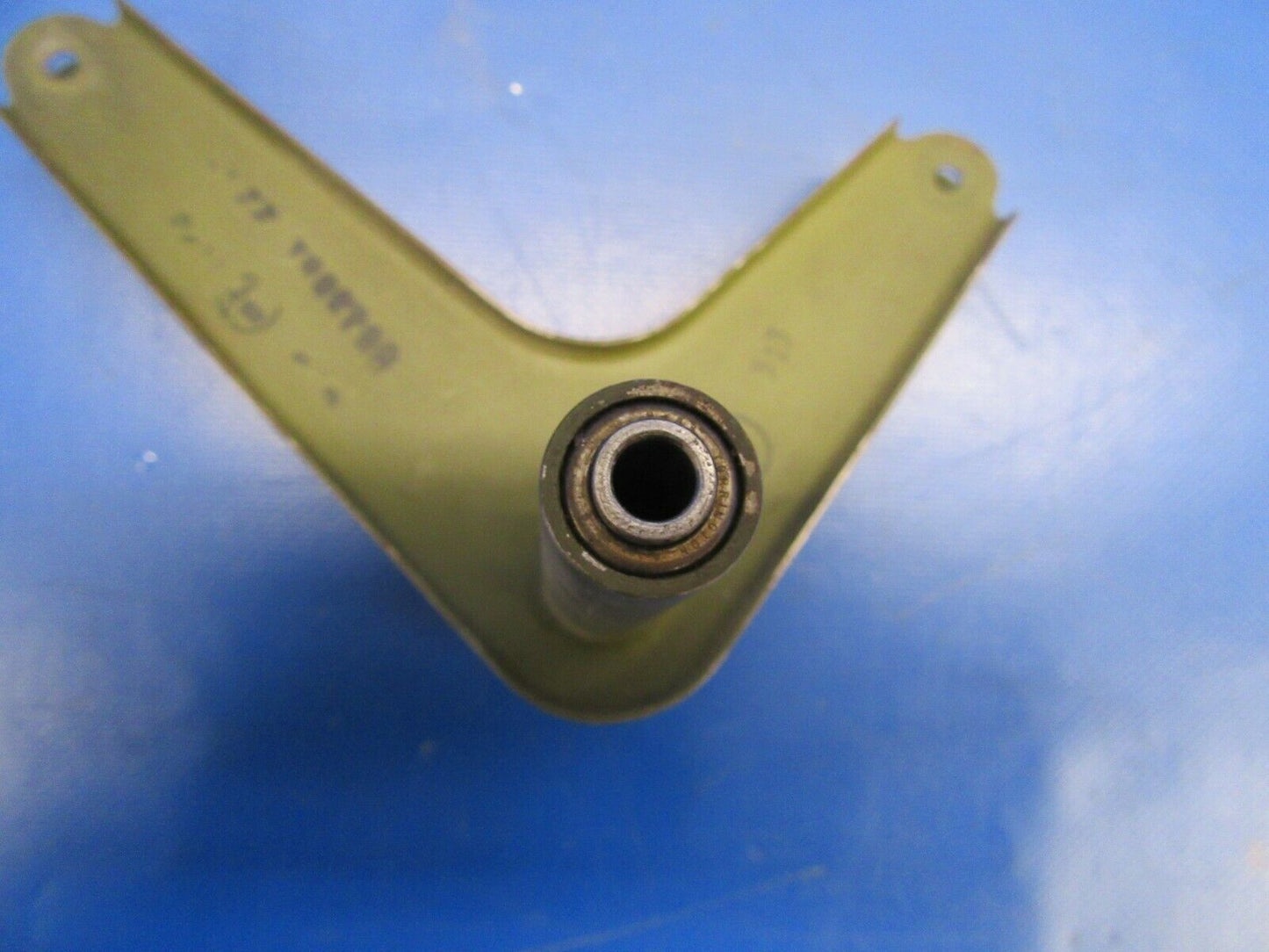 Cessna 310R Elevator Bellcrank Assembly P/N 0813081-22 (0219-318)