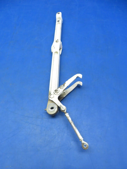 Cessna 310 / 310I RH Link Assy Upper & Lower MG Retract P/N 0841102-4 (1023-135)