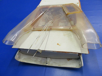 Beech Baron 58P Panel / Headliner Air Vent & Light 102-530063-3 (0420-214)