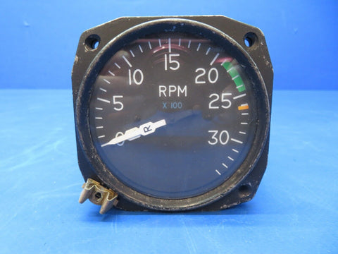 Cessna 310Q Dual Tachometer P/N C668017-0102 (0623-570)