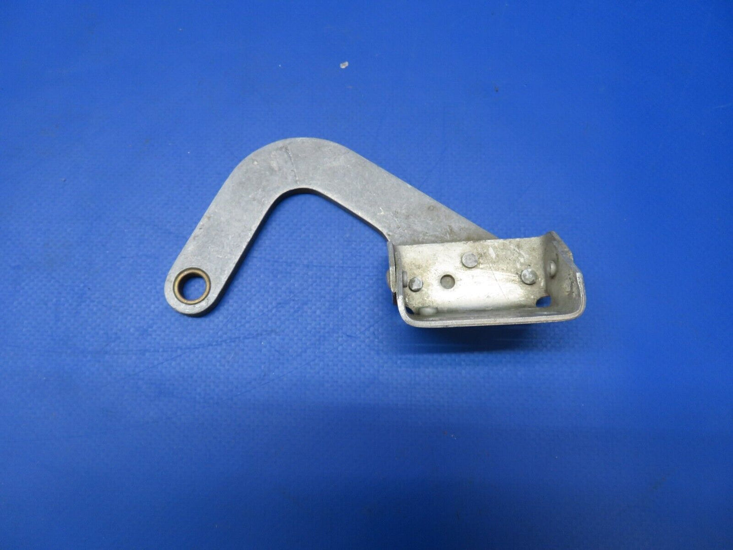 Cessna 210 / 210A RH Nose Gear Door Arm & Angle Assy P/N 1213252-1 (1122-432)