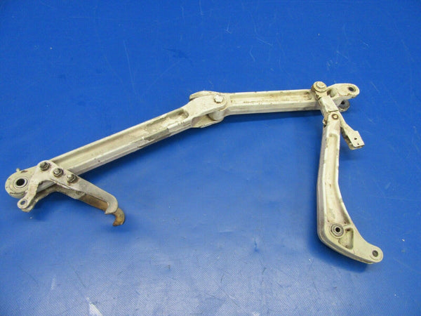 Cessna 310 Upper Link Assy LH P/N 08411102-497, 08411103-497 (0519-348)