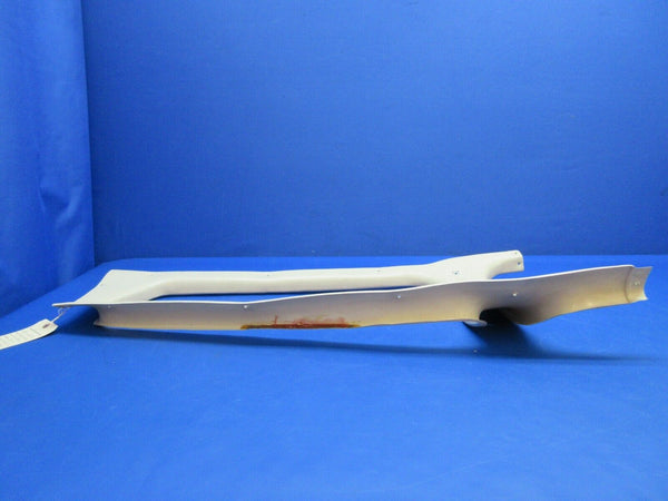 Beech 95-B55 Baron Window Molding Assy AFT Cabin RH P/N 96-534131-4 (0523-1108)