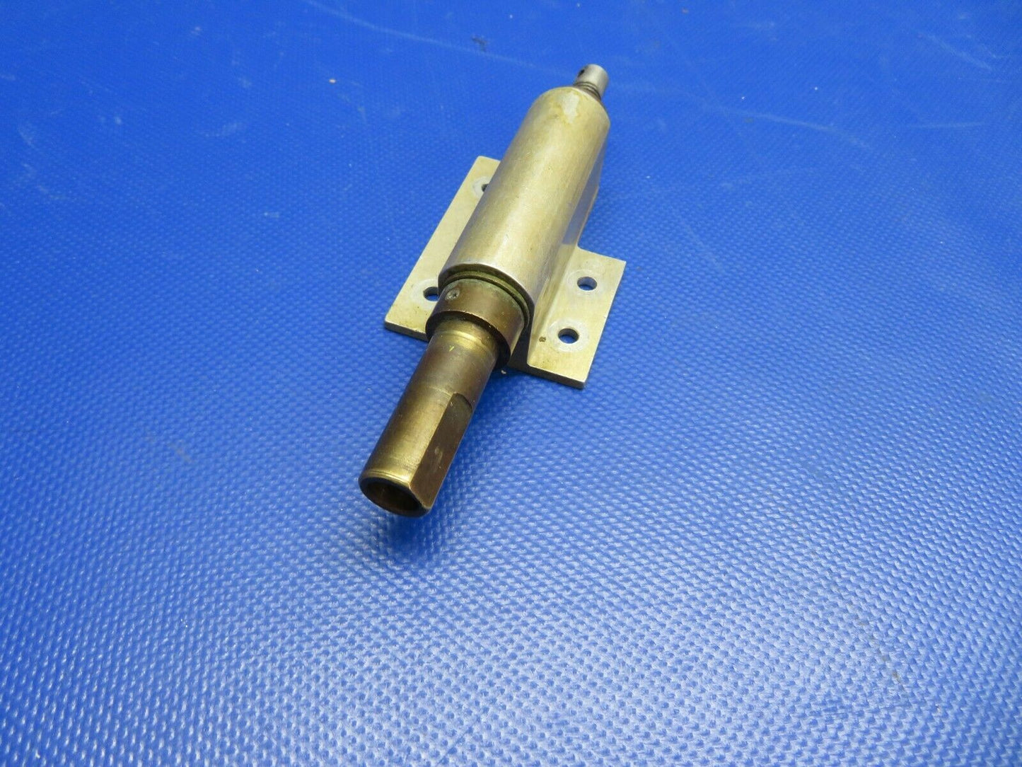 1960 Cessna 210 Rudder Trim Jack Screw w/ Housing P/N 1261112-1 (0321-106)