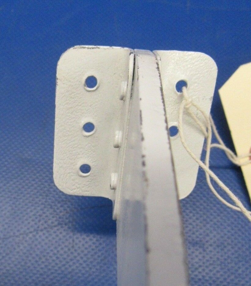Cessna 310 Hinge Gear Door LH FWD P/N 0813300-7 (1118-142)