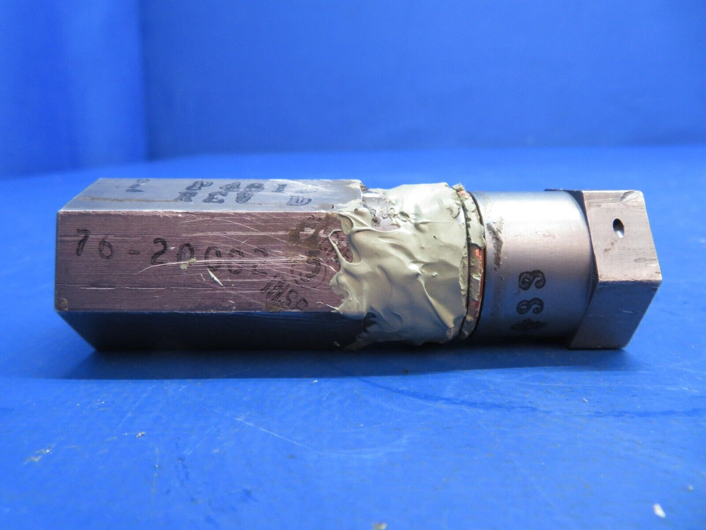 Piper Aerostar 602P Machen Fuel Valve Assy P/N 76-2002-5 (0123-860)