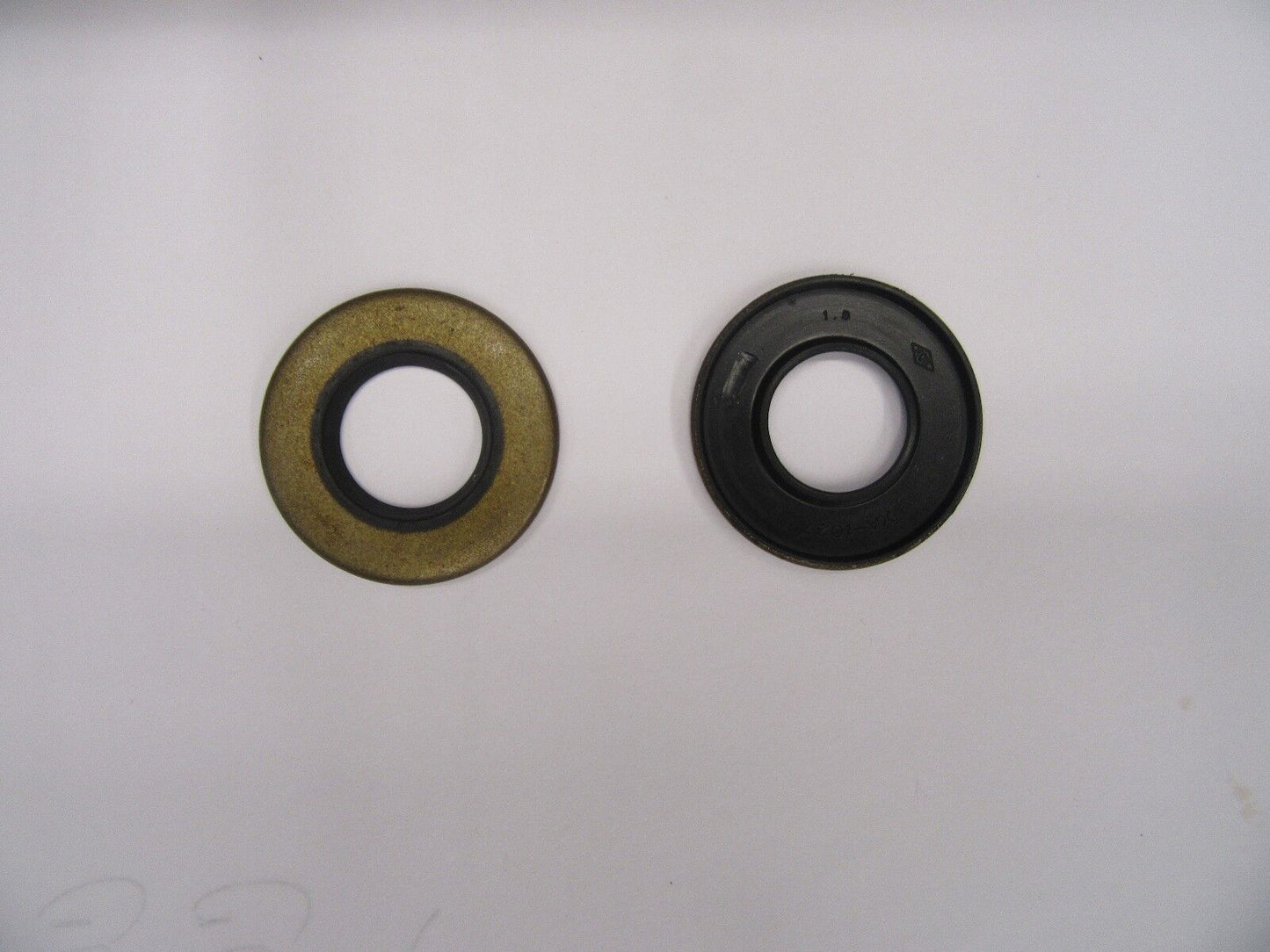 Freudenberg/NOK Shaft Seals P/N AF7027EO & XA-1027 NOS Lot of 40 (0917-26)