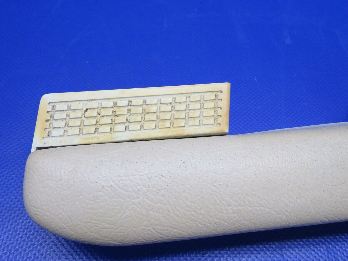 1964 Cessna 172F / 172 Arm Rest P/N 1414082-14 (0221-131)
