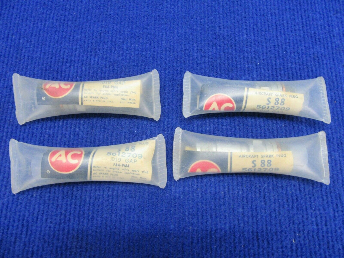 American Champion Spark Plug P/N S88, 5612709 LOT OF 6 NOS  (1221-303)