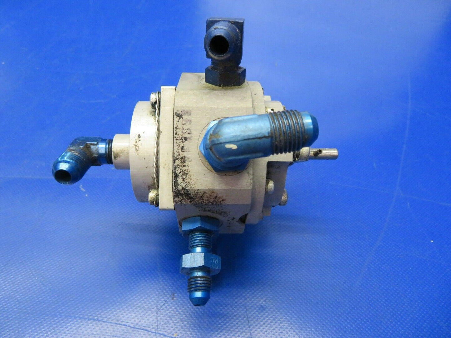 Beech Baron 95-B55 Fuel Selector Valve RH P/N HE825-1 (0620-536)