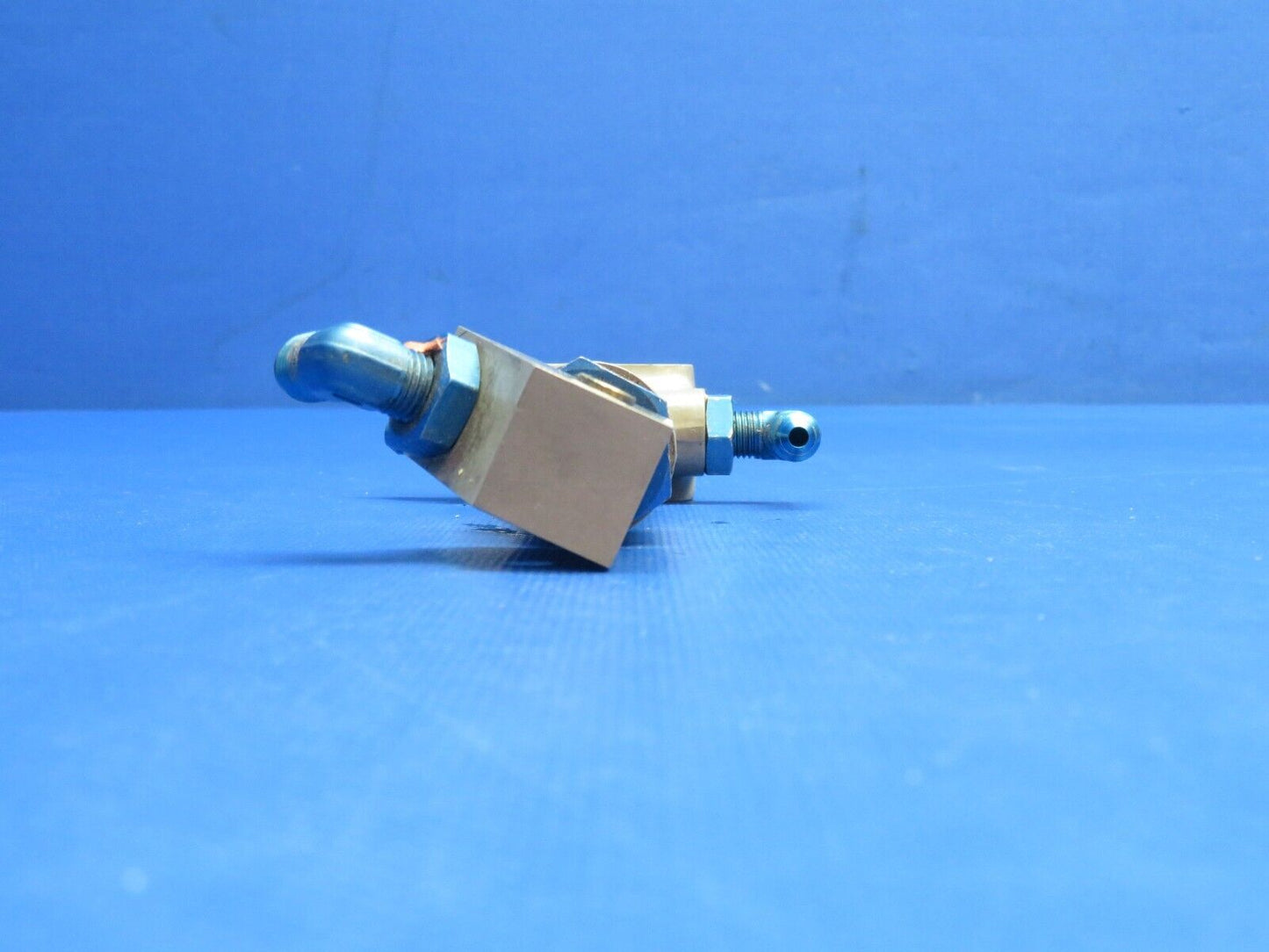 Cessna 337 / 337E Ozone Main Gear Downlock Actuator P/N 1580004-5 (1223-1125)