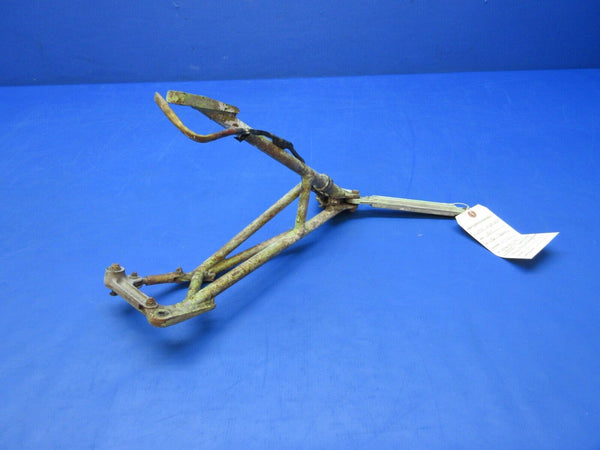 Cessna 310 / 310F Nose Gear Truss Assy w/ Drag Brace P/N 0842000-70 (1123-825)