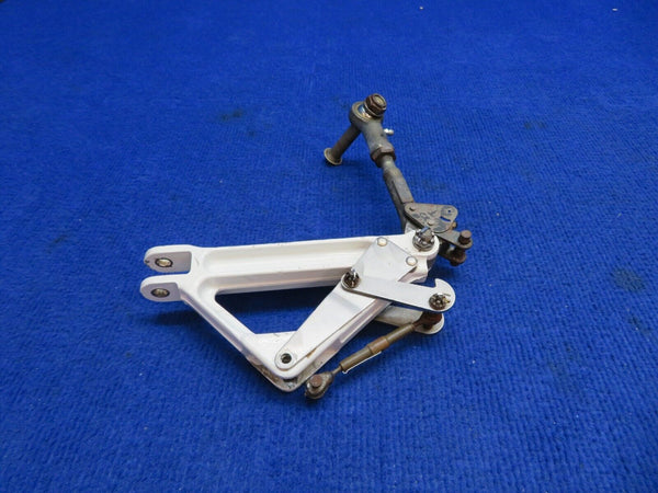 Piper PA-28R-200 Main Gear Truss Assy Link LH P/N 67025-05 (0822-462)