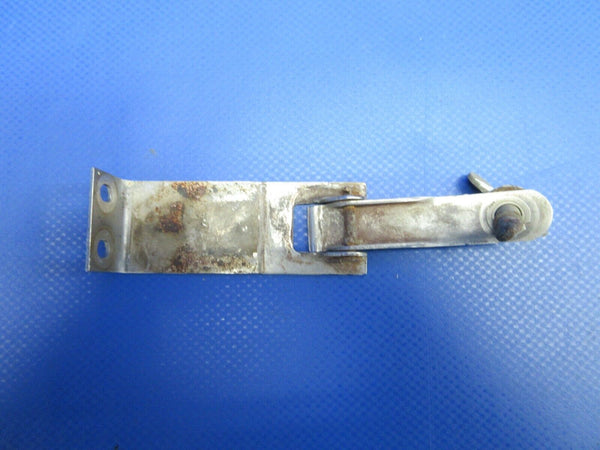 Piper PA-38-112Tomahawk Cowl Latch Assembly P/N 77712-02 (0324-1055)