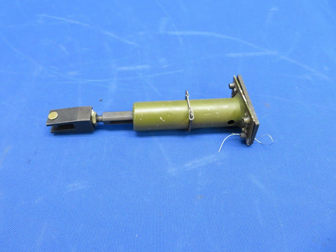 Cessna P210N Guide Cabin Door Latch Pin P/N 2117125-4 (1020-137)