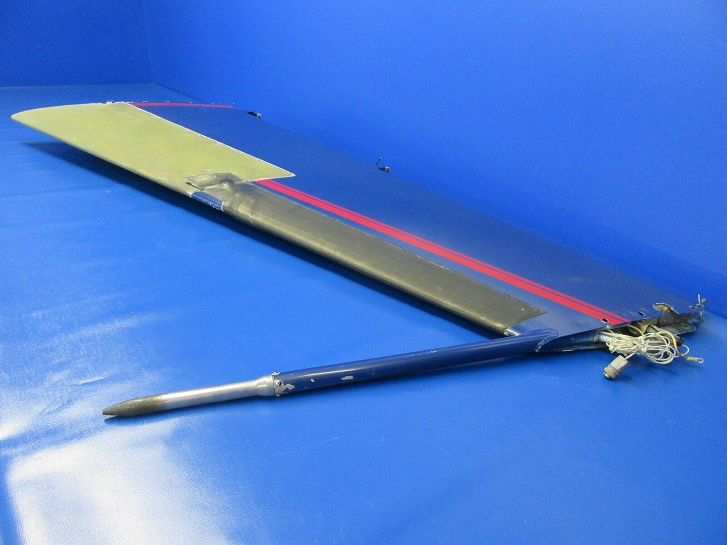 Aerostar 602P Vertical Stabilizer w/ Vortex Generators P/N 220000-01 (0423-218)