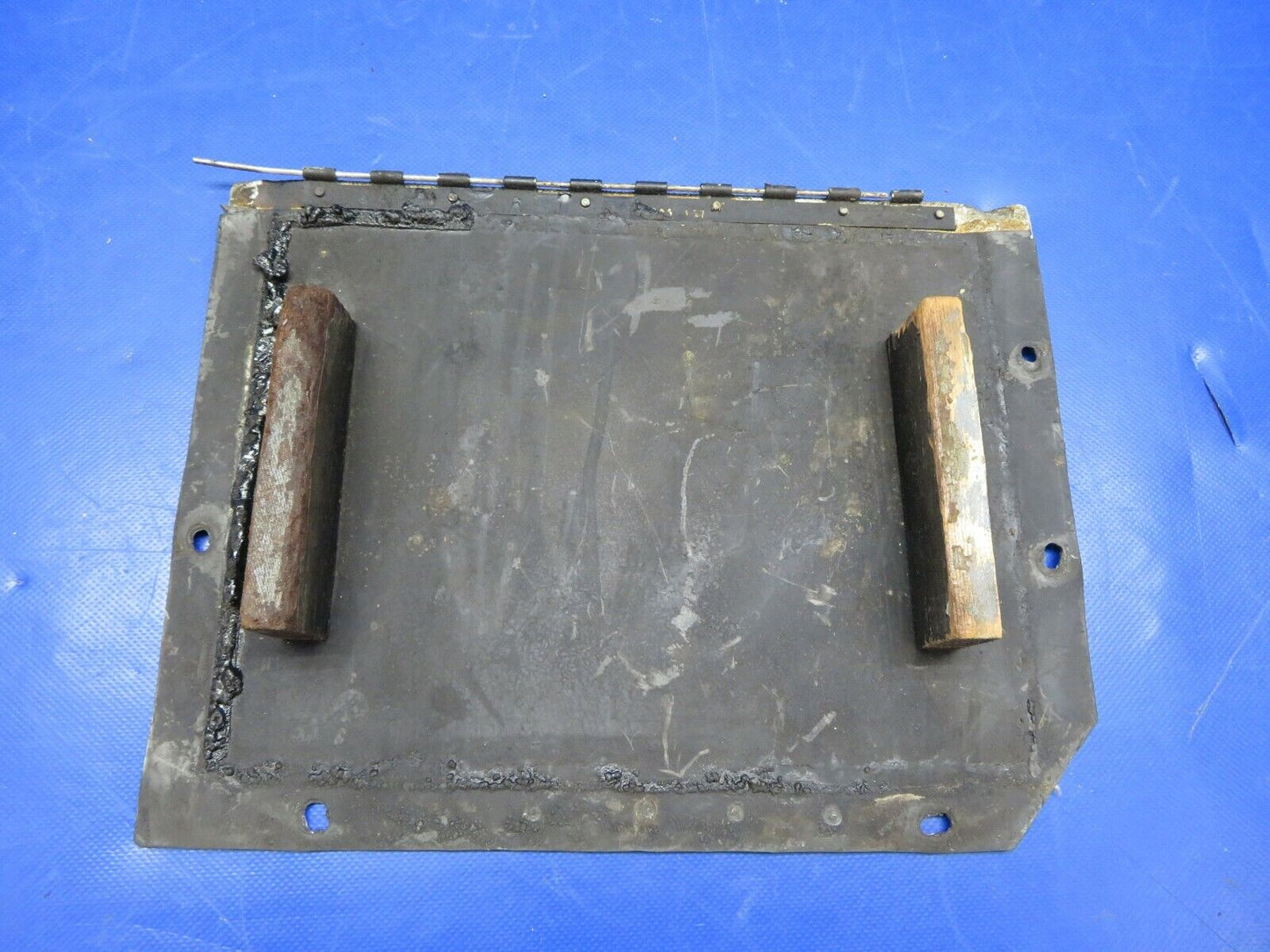 1964 Beech Baron 95-B55 Battery Box P/N 96-410006-19 (0620-565)