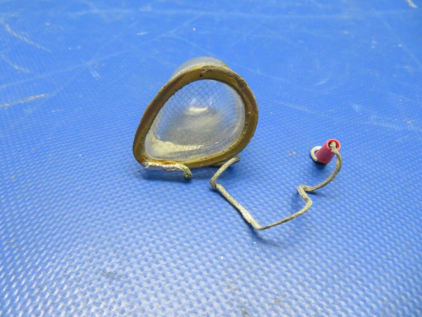 Cessna 210 / 210L Navigation Light Lens Clear Heated / Web Pattern (0821-370)