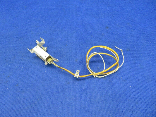 1956 Cessna 310 Main Gear Micro Switch Bracket P/N 0841000-14, 1VA20 (0522-336)