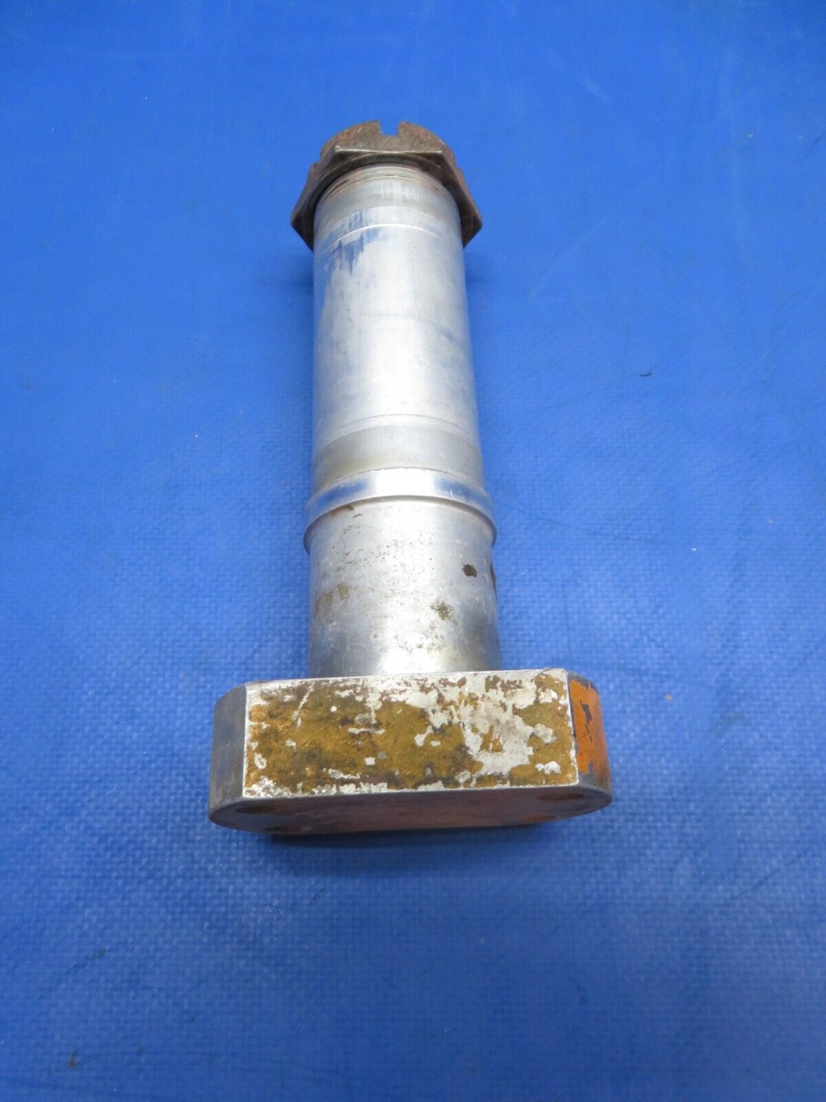Early Cessna 182 Axle -Solid Aluminum Main Gear P/N 0541124-1 (1023-306)