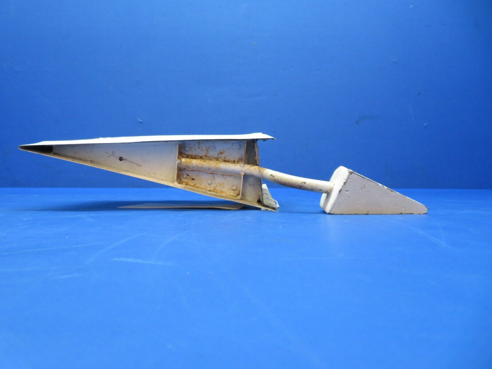 Piper PA-28-140 Aileron LH Balance Weight Doubler, Angle P/N 66766-00 (0723-347)