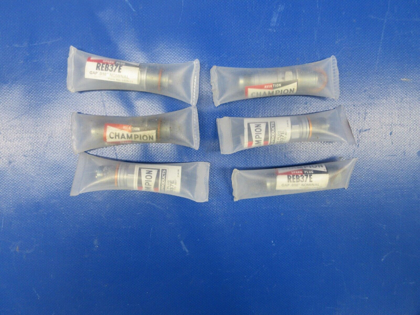 Champion REB37E Spark Plugs LOT OF 6 NOS (1223-614)