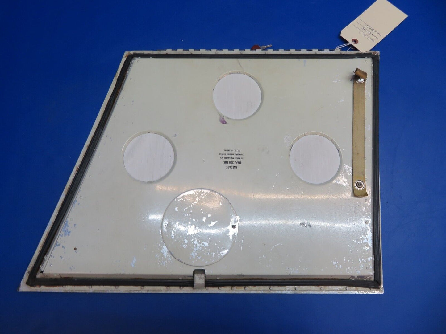 Piper PA-28R-201T Baggage Door Assy w/ Key P/N 66793-18, 66793-018 (1122-691)