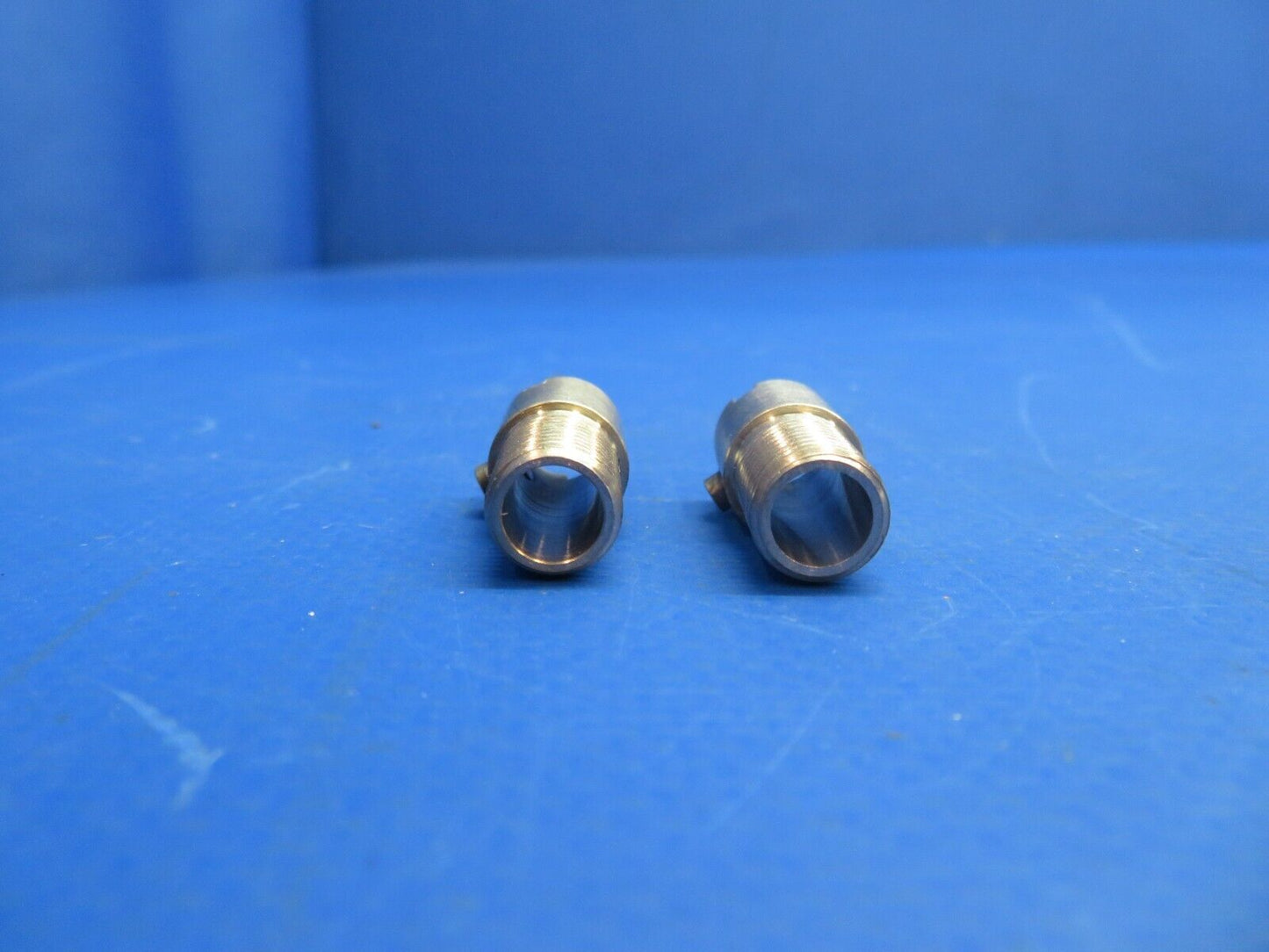 Piper Engine Cylinder Head Fitting P/N 460-664 LOT OF 2 NOS (0922-928)