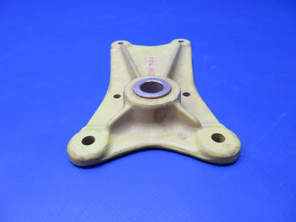 Piper Navajo Main Gear Trunion Fitting P/N 40288-000 NOS (0922-458)