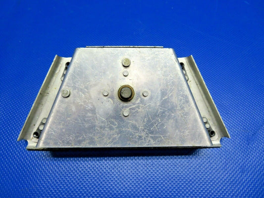 Piper PA-28-140 Trim Pulley Bracket Assy P/N 63219-00, 63219-000 (1220-354)