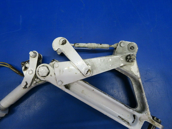 Piper PA-34-200T Seneca II Truss Assy Main Gear RH 78721-03 (0320-198)