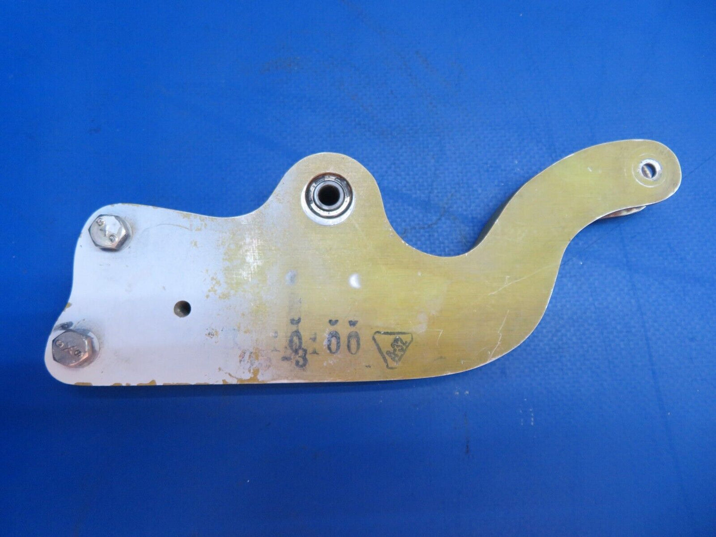 Lake LA-4-200 Elevator Bellcrank Assy P/N 2-7105-1 (1222-737)