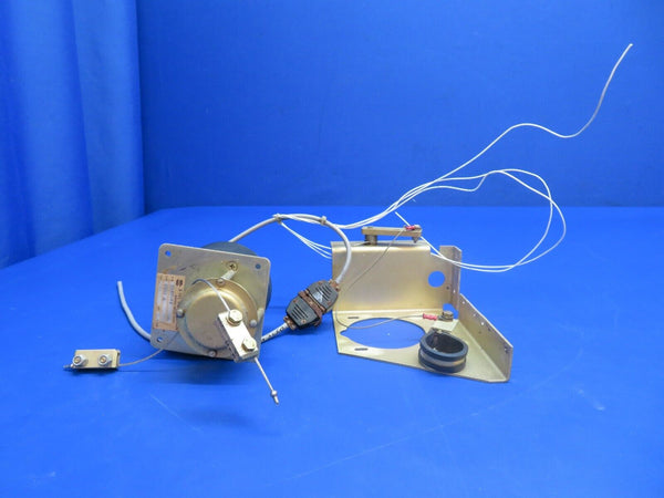 Piper PA-28-201T Dakota S-Tec Pitch Servo w/ Bracket P/N 0107-P4 (1022-516)