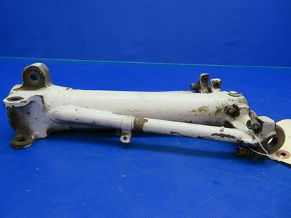 Cessna 310 Main Gear Trunnion RH (0520-513)