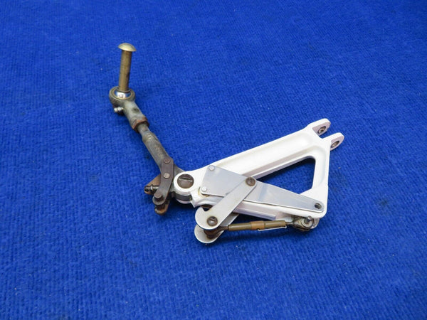 Piper PA-28R-200 Main Gear Truss Assy Link LH P/N 67025-05 (0822-462)