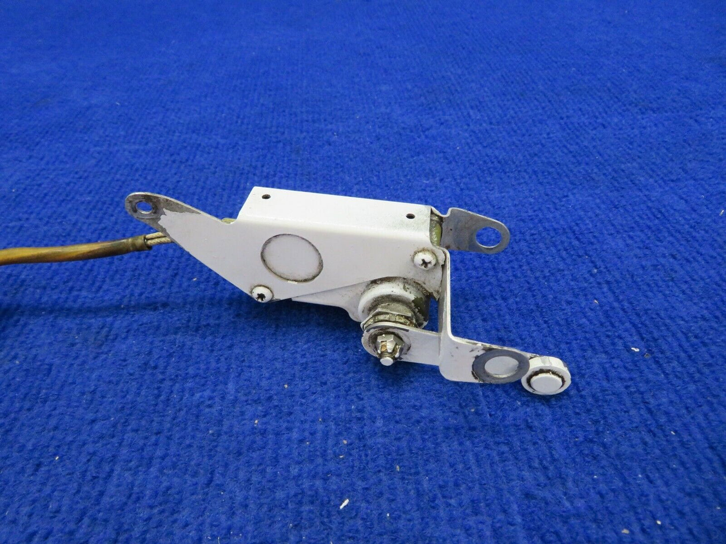 1956 Cessna 310 Main Gear Micro Switch Bracket P/N 0841000-14, 1VA20 (0522-336)