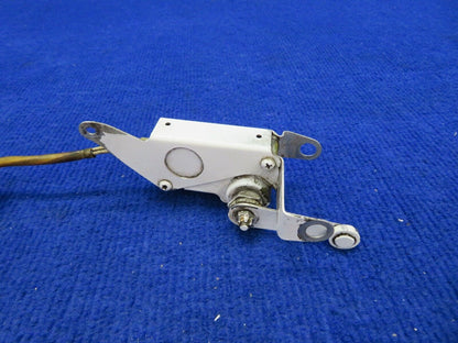1956 Cessna 310 Main Gear Micro Switch Bracket P/N 0841000-14, 1VA20 (0522-336)